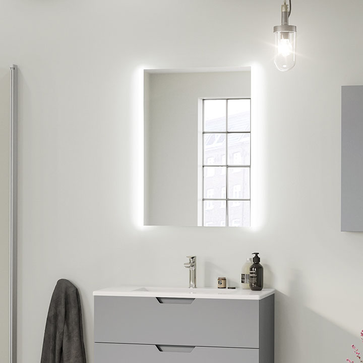 Noro Studio badeværelsesmøbel och Noro Deco spejl med LED